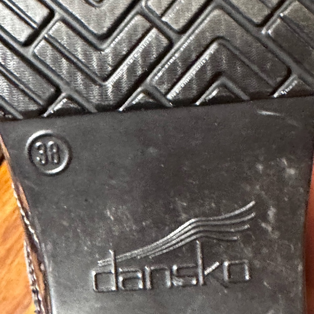 Dansko patent leopard print clogs size 38 - Picture 7 of 7